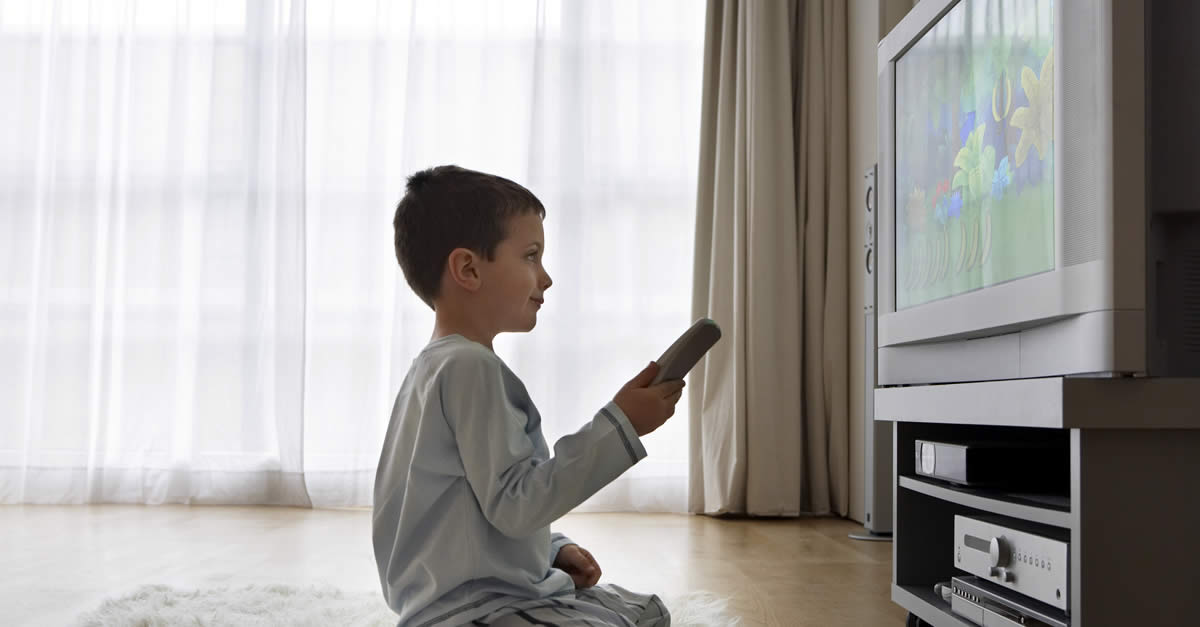 True or False? Watching Television Too Close Will Damage Eyes